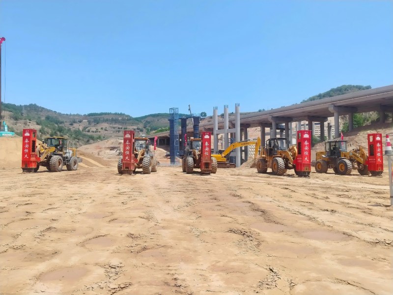 HC42 Rapid Impact Compaction Machine Complete View