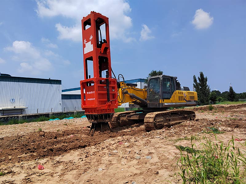 Hc150 rapid impact compactor is installed on the excavator for display